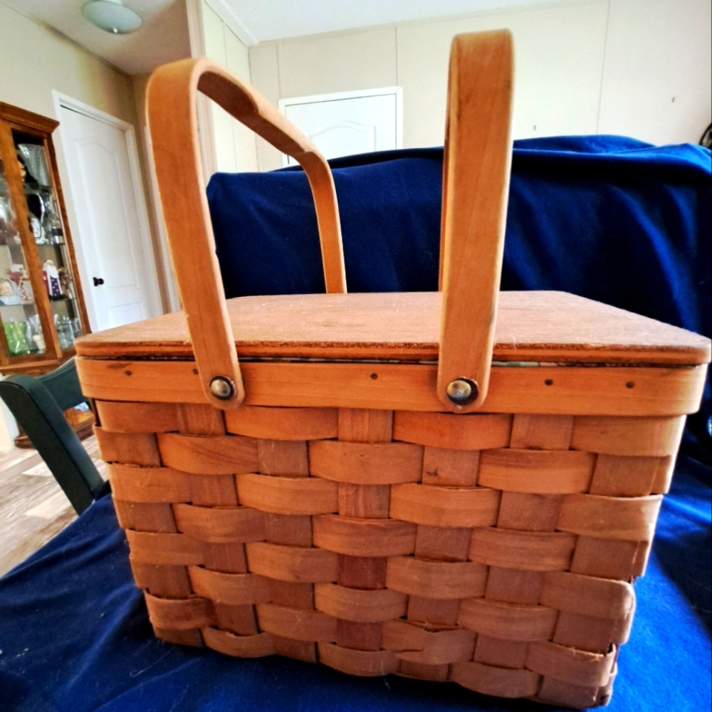 1940s/1950s WOVEN PICNIC BASKET